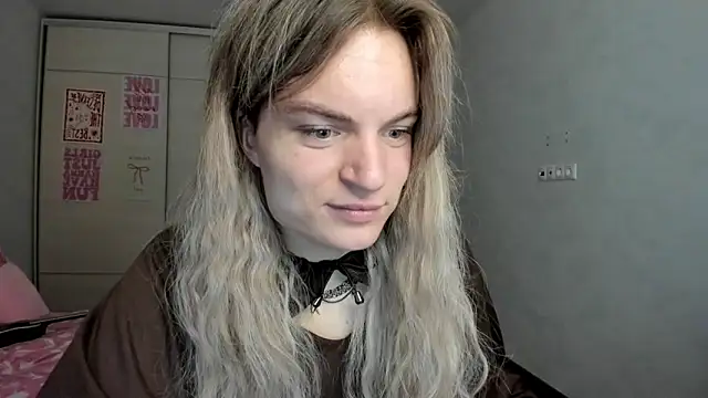 milliKira006 online show from May 10, 5:01 am