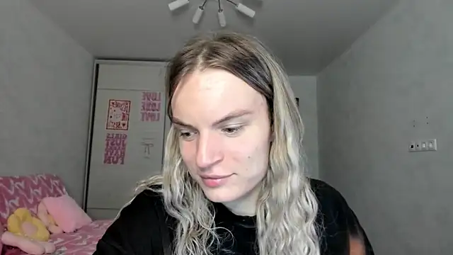 milliKira006 online show from May 26, 7:55 pm