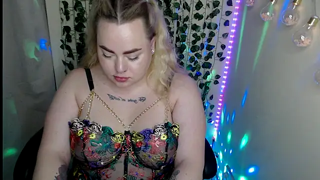 sweetvlada online show from May 15, 9:34 pm