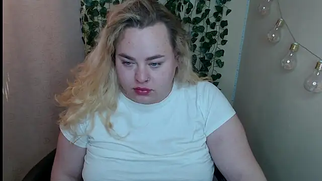 sweetvlada online show from May 24, 5:26 am