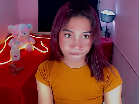 URsexyLylia online show from May 19, 4:03 pm