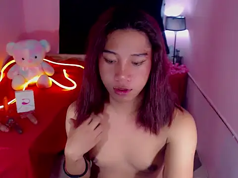 URsexyLylia online show from May 20, 6:14 pm