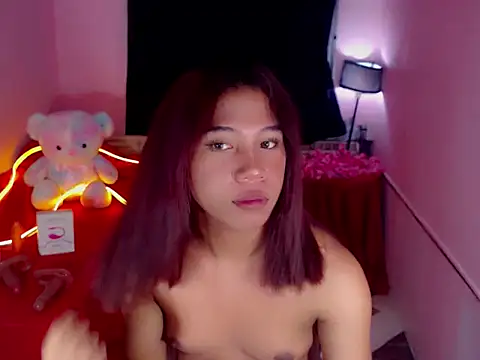 URsexyLylia online show from May 21, 6:15 pm