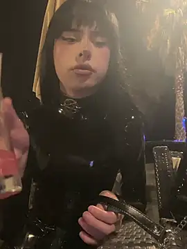 hailiechyll online show from May 29, 9:35 pm