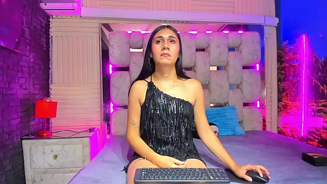 MahiaraHot online show from May 9, 1:07 pm