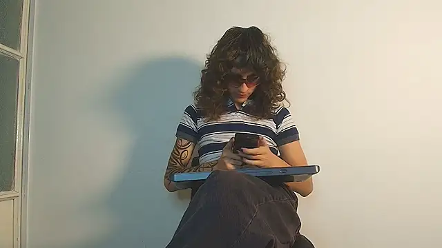 Divine      online show from July 22, 12:03 am