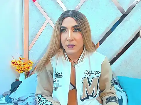 Georgina giio  online show from May 29, 7:18 am