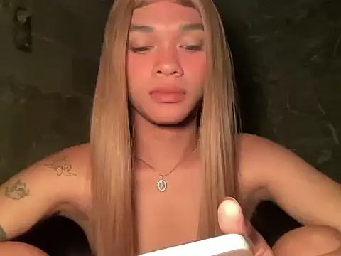 Justine0419 online show from July 23, 7:28 am