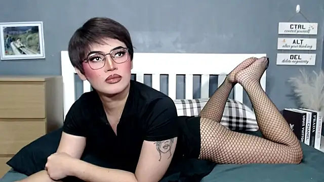 STUCK on YOU  online show from May 2, 10:48 pm