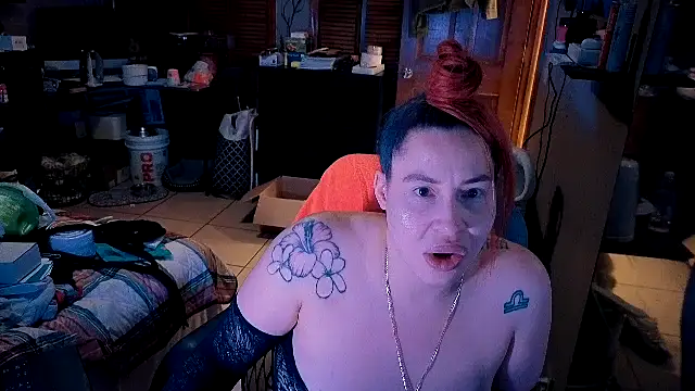 imisamoore69 online show from May 3, 3:33 am