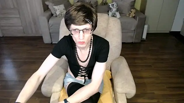clementine online show from May 11, 1:05 pm