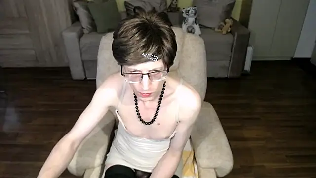 clementine online show from May 21, 1:07 pm