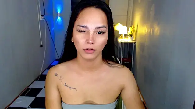 urnaughtydolly69 online show from May 13, 7:23 pm