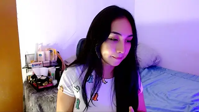 SweetLilly 18 online show from November 5, 4:12 am