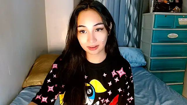 SweetLilly 18 online show from January 18, 5:26 am