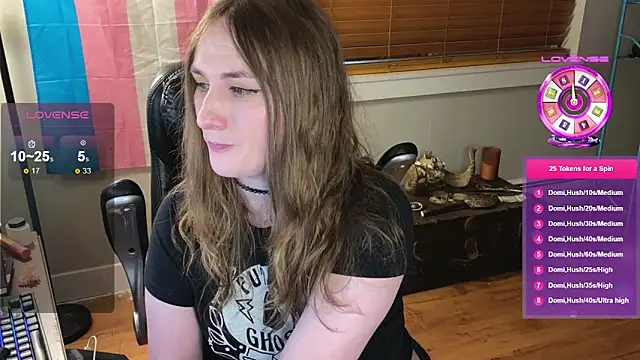 luluvaladon online show from February 10, 5:58 am