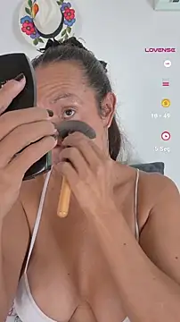 YOURSDEBORA online show from February 20, 6:32 pm