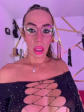 YOURSDEBORA online show from May 9, 8:46 pm