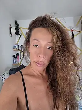 YOURSDEBORA online show from May 20, 10:27 pm