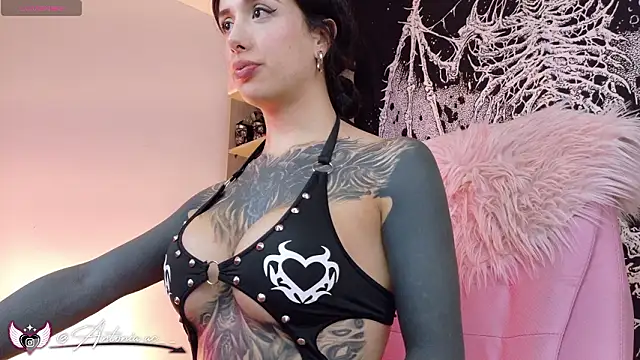 antoniaacxx online show from March 3, 10:16 pm
