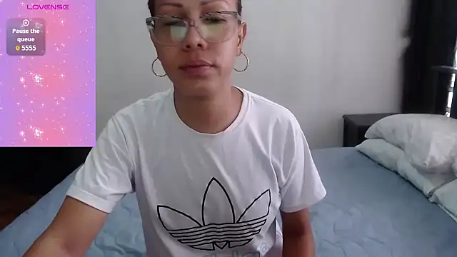 sensual nataliee online show from May 5, 3:40 pm
