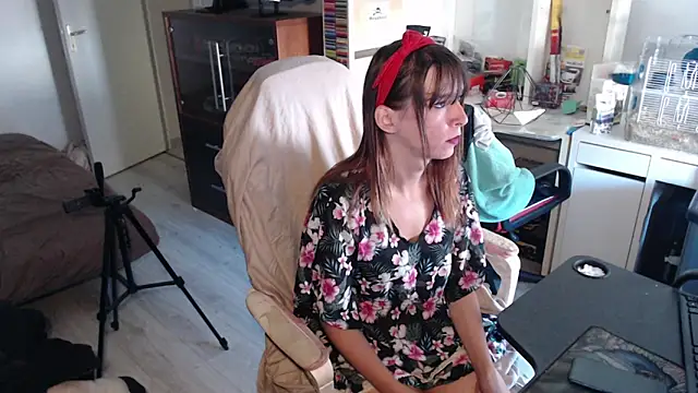 missthon0 online show from May 28, 1:42 pm