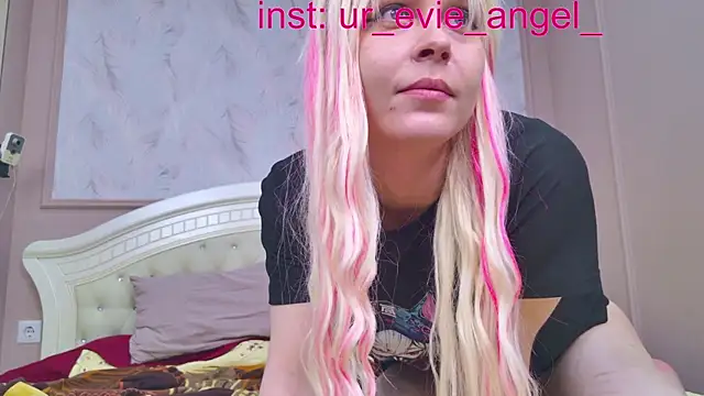 Evelyn rabbit online show from May 10, 2:44 pm