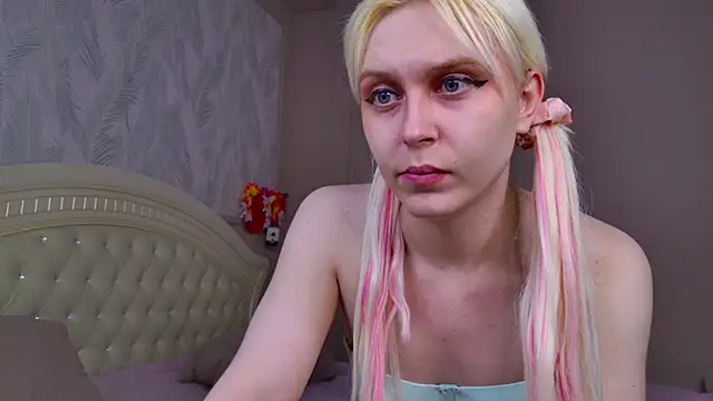 Evelyn rabbit online show from May 23, 2:46 pm