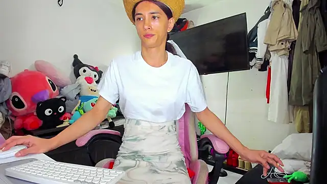 Lawrncesofiets online show from October 27, 5:43 pm