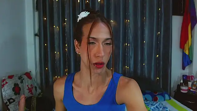 Kenisha Sweet online show from May 6, 3:46 am