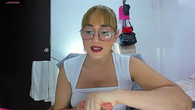 andrea hills online show from May 15, 11:13 pm