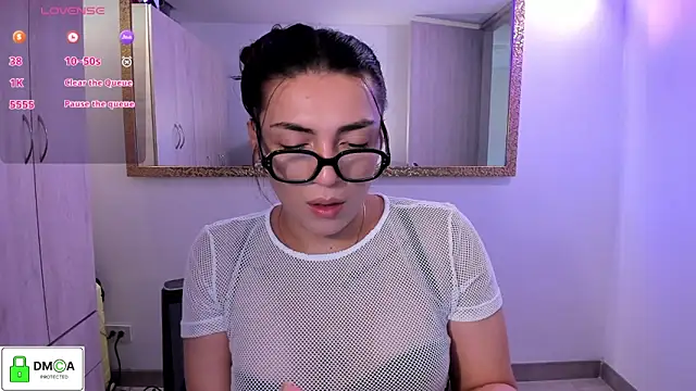 EricaVanderhill online show from May 28, 9:57 pm