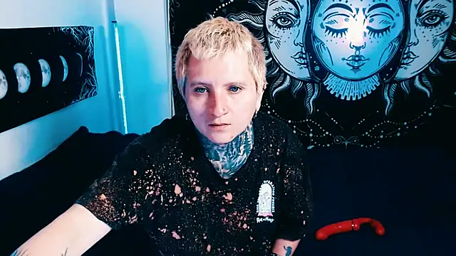 Marieblueeyes online show from February 16, 1:37 am