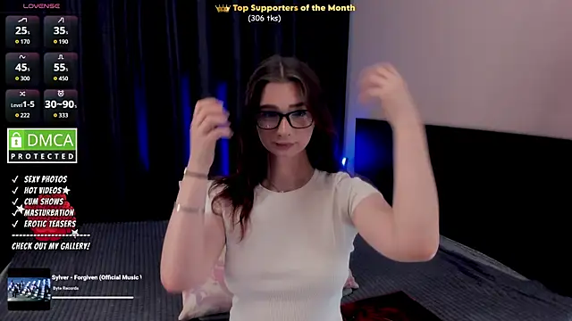 Lee Loo online show from May 12, 1:31 pm