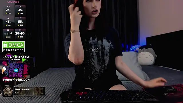 Lee Loo online show from August 4, 7:20 pm