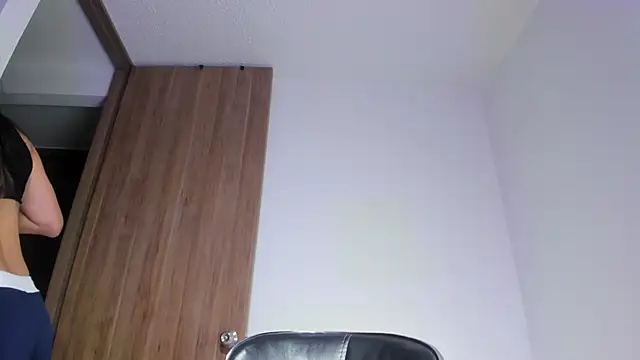 my lovely mia online show from April 30, 3:23 am