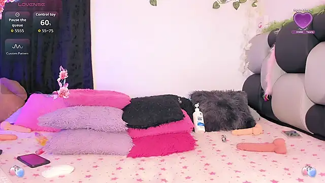 sabrinamossii online show from May 2, 11:04 am