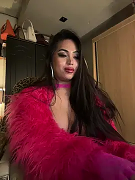 BigDominaMia online show from May 22, 9:00 pm