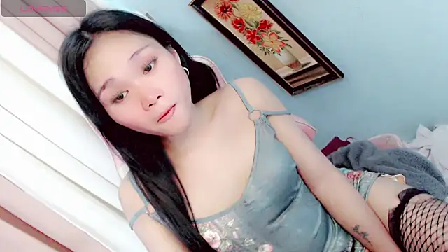 amomentoflust69 online show from May 25, 1:52 pm