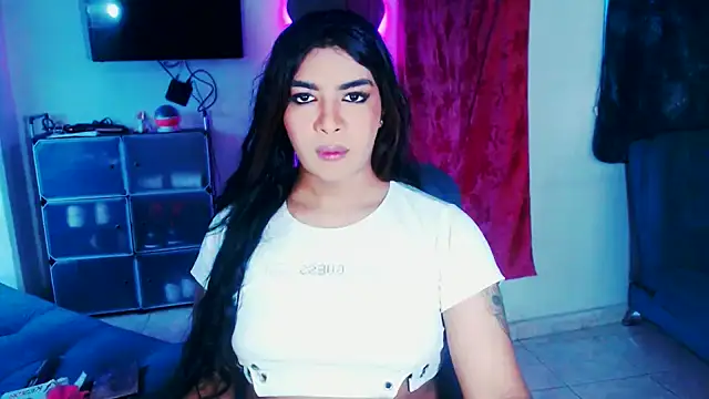 violet bigcock774 online show from May 4, 1:05 pm