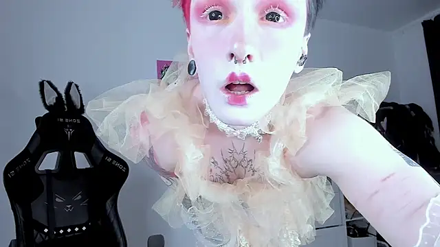 sweet pinkberry online show from October 31, 5:00 pm