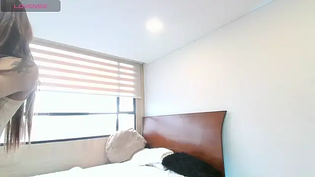 stormytt  online show from April 27, 9:02 pm