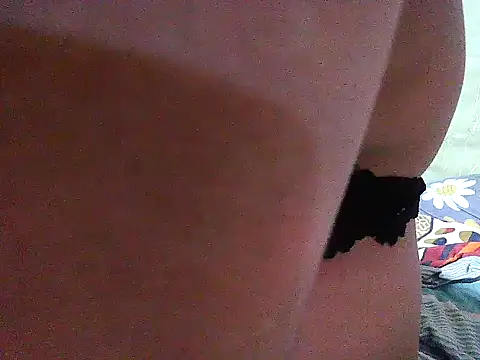 Snapshot of Alora-shine chatting on March 22, 6:11 am Alora-shine online show from March 22, 6:11 am