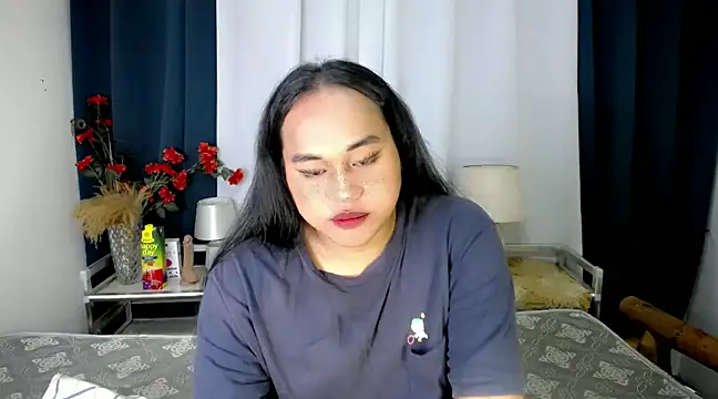 Snapshot of bettina_love chatting on December 4, 11:13 am bettina love online show from December 4, 11:13 am