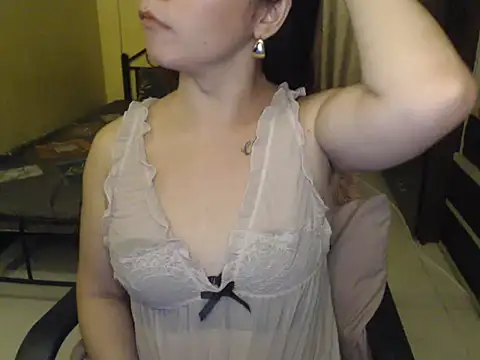 MissFoxylady online show from May 14, 3:43 pm