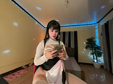 SluttyselfsuckTS online show from May 6, 11:33 pm