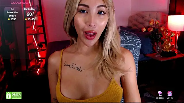 Snapshot of BunnieAngel chatting on January 5, 11:33 pm BunnieAngel online show from January 5, 11:33 pm