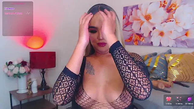 Snapshot of HugeCock_Savanna chatting on October 17, 8:45 pm HugeCock Savanna online show from October 17, 8:45 pm