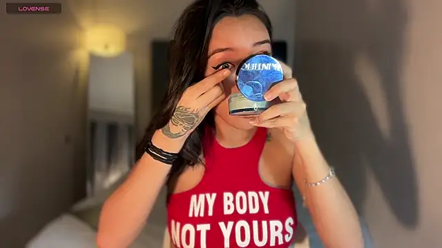 wiggle nibble online show from February 9, 9:21 pm