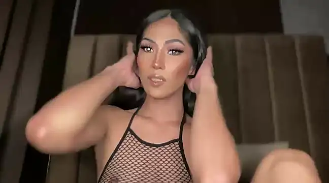 Bella Gordon online show from December 21, 4:25 pm